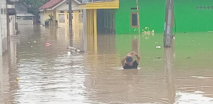 Curah Hujan Tinggi, 250 KK di Karangsari Cikarang Timur Terendam Banjir