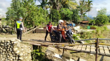 Polres Gayo Lues Pastikan Akses Darurat Tetap Terbuka Meski Jembatan Aih Bobo Terputus